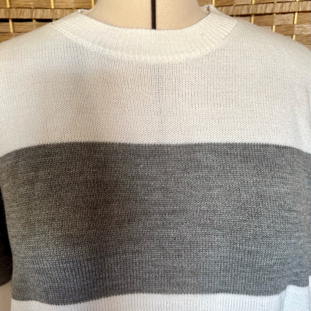 ❄️ NWT grey & white wide stripe H&M sweater XXL - Picture 2 of 11